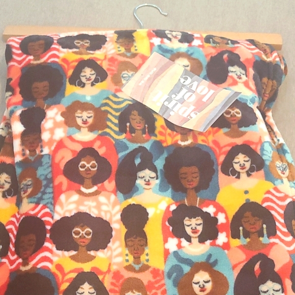 spirit of love Accessories - Beautiful Throw blanket with many faces